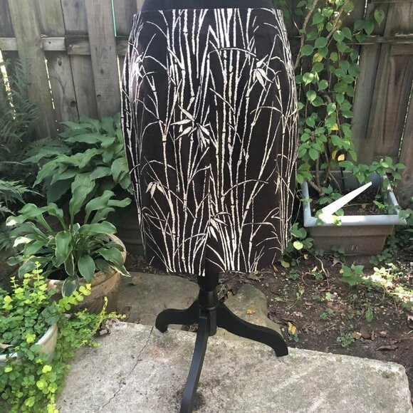 Talbots Bamboo Print Black and White Pencil Skirt Size 4P - Picture 2 of 5